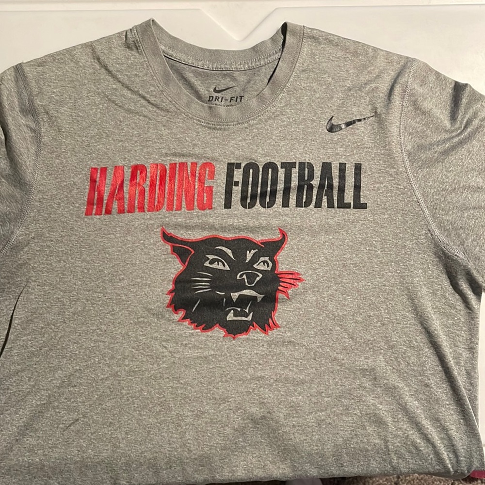 Men’s medium Nike dri-fit Harding Football